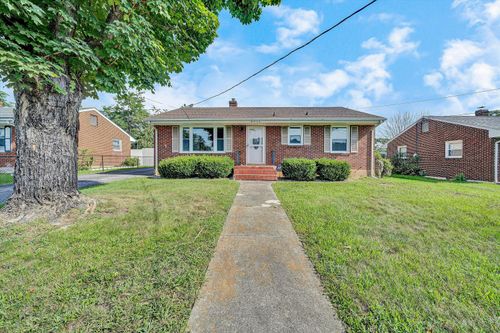 4915 Pomeroy Rd Nw, Roanoke, VA, 24017-4627 | Card Image