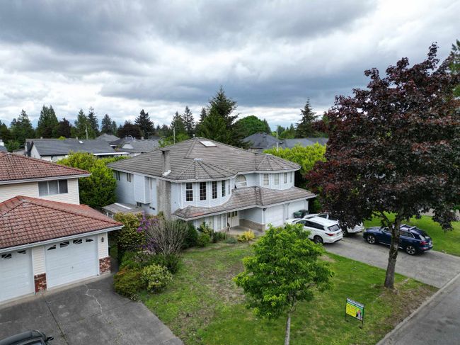 15561 91 A Avenue, House other with 9 bedrooms, 4 bathrooms and 2 parking in Surrey BC | Image 1