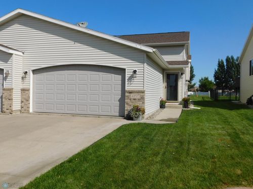 4257 39th Ave S, Fargo, ND, 58104-7525 | Card Image