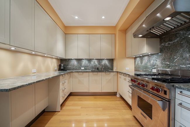 APT-16D - 159 E Walton Pl, Condo with 2 bedrooms, 2 bathrooms and 1 parking in CHICAGO IL | Image 10