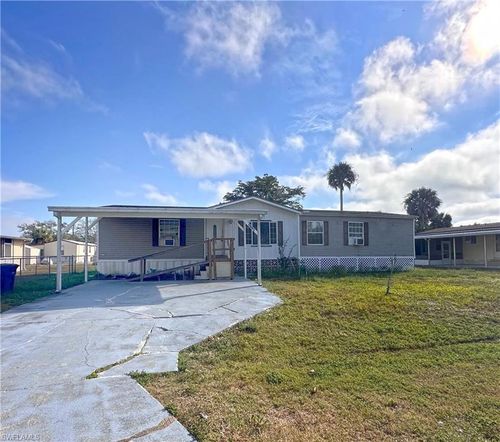 7607 Peyraud Dr, North Fort Myers, FL, 33917-2494 | Card Image