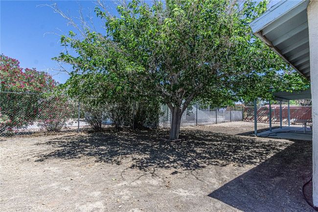 15660 Yates Rd, House other with 3 bedrooms, 2 bathrooms and 2 parking in Victorville CA | Image 27