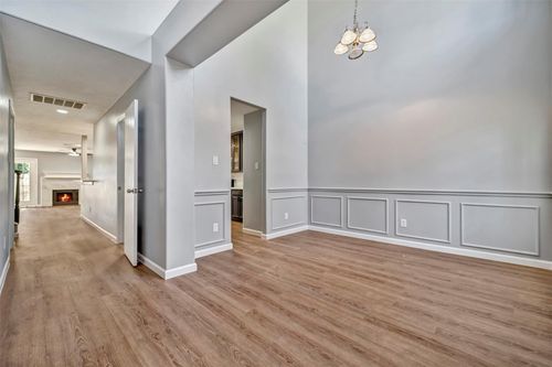 22250 Queenbury Hills Dr, Houston, TX, 77073-5682 | Card Image