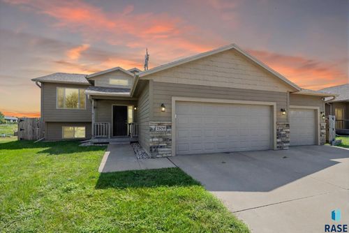 7809 W Stoney Creek St, Sioux Falls, SD, 57106-7754 | Card Image