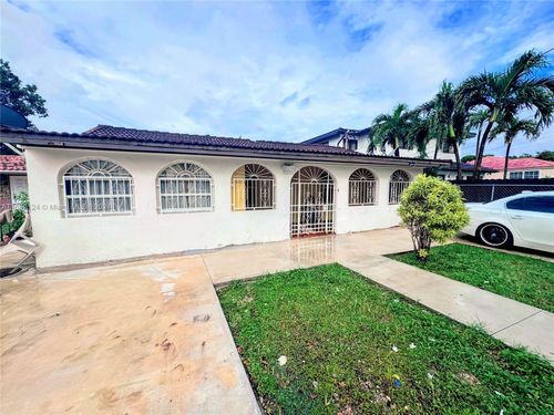 62 Nw 73rd Pl, Miami, FL, 33126-4130 | Card Image