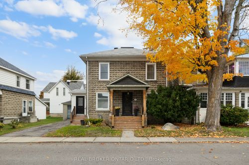 584 Jessup St, Prescott, ON, K0E1T0 | Card Image