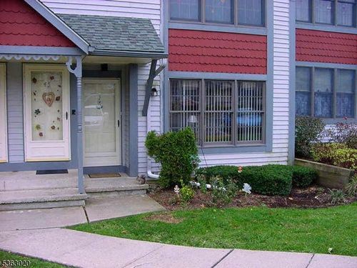 3 Burlington Ct, Hamburg, NJ, 07419-1319 | Card Image