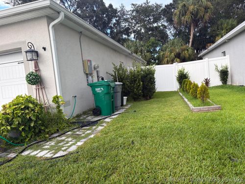 5250 Oakland Lake Cir, Fort Pierce, FL, 34951-7000 | Card Image