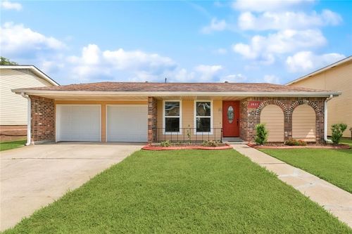 3821 Chriswood Ln, Harvey, LA, 70058-2006 | Card Image