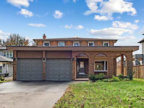 124 Bathgate Dr, Scarborough, ON, M1C1T5 | Card Image