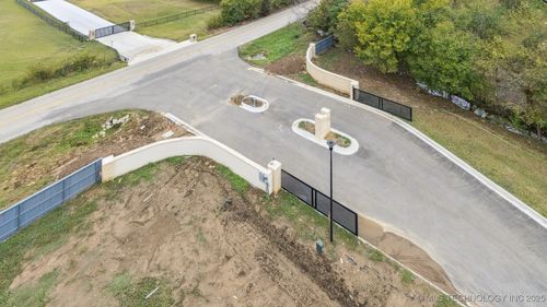 3102 W 70th Street, Tulsa, OK, 74132 | Card Image