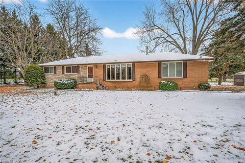 580 Woodhill Rd, Troy, ON, L0R2B0 | Card Image