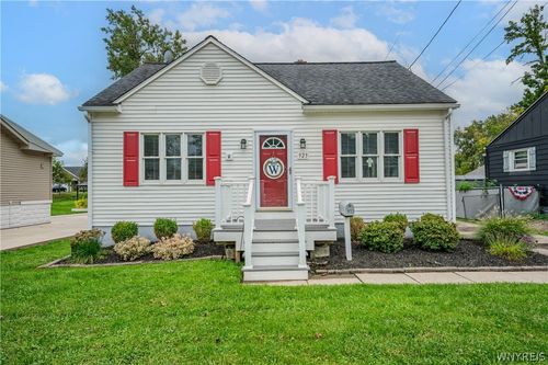 923 Center Rd, West Seneca, NY, 14224-2253 | Card Image