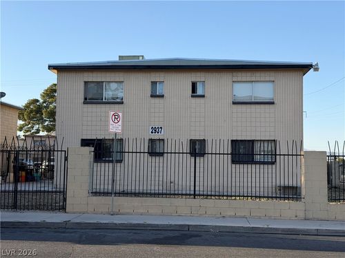 2937 Elm Ave, Las Vegas, NV, 89101-3856 | Card Image