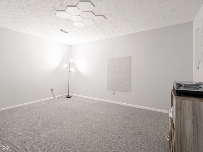 7629 Farm View Cir W, Condo with 2 bedrooms, 2 bathrooms and null parking in Indianapolis IN | Image 33