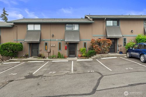 51-13702 37th Ave S, Tukwila, WA, 98168-3968 | Card Image