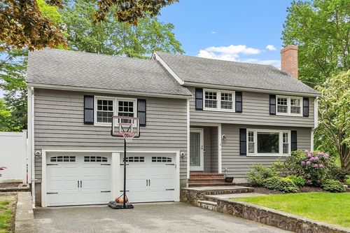 4 Reedy Rd, Lynnfield, MA, 01940-2122 | Card Image