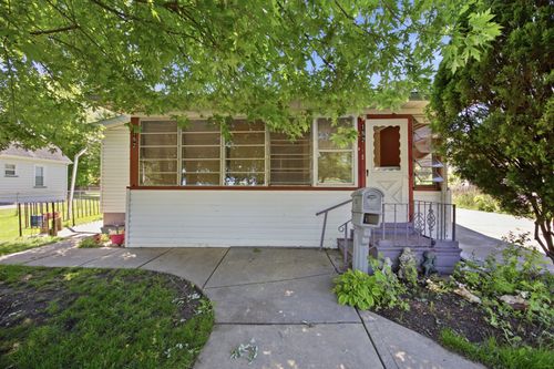 182 N Smith St, Aurora, IL, 60505-3747 | Card Image