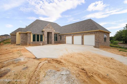 233 Parke Drive, Ridgeland, MS, 39157 | Card Image