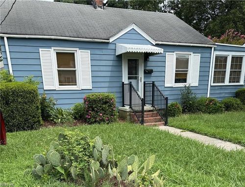 714 Grove St, Hampton, VA, 23664-1129 | Card Image