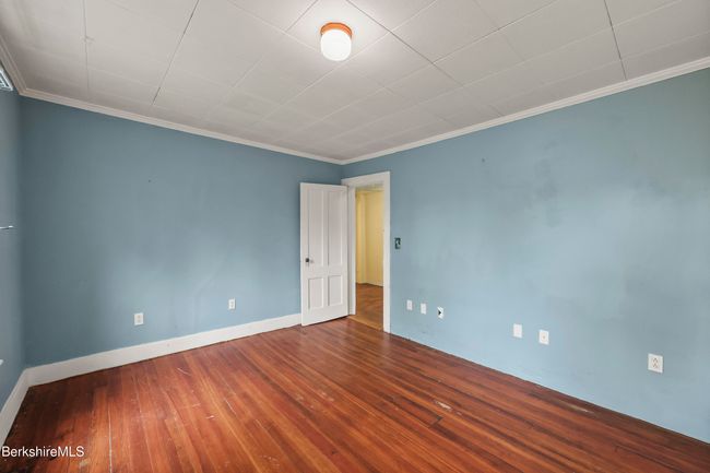 9 High St, Home with 6 bedrooms, 3 bathrooms and 4 parking in Lenox MA | Image 19