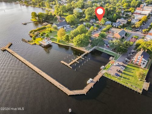 112 W Water St, Edenton, NC, 27932-1854 | Card Image