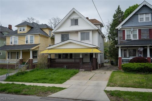 9409 Empire Ave, Cleveland, OH, 44108-2815 | Card Image