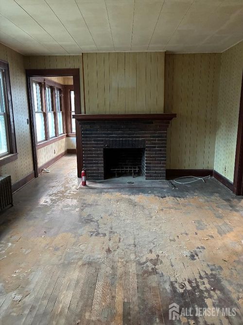 128-128-128 1st St, Dunellen, NJ, 08812-1302 | Card Image