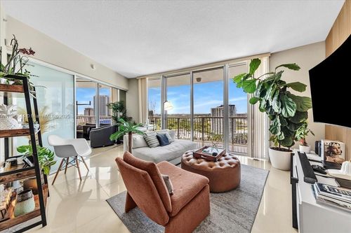 apt-2015-1750 N Bayshore Dr, Miami, FL, 33132-3207 | Card Image
