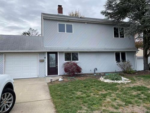 8 Harmony Ln, Westbury, NY, 11590-6517 | Card Image
