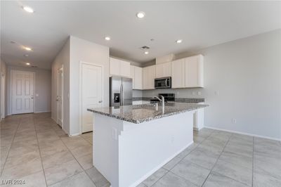 5385 Silver Branch Avenue, Townhouse with 3 bedrooms, 2 bathrooms and null parking in Las Vegas NV | Image 3