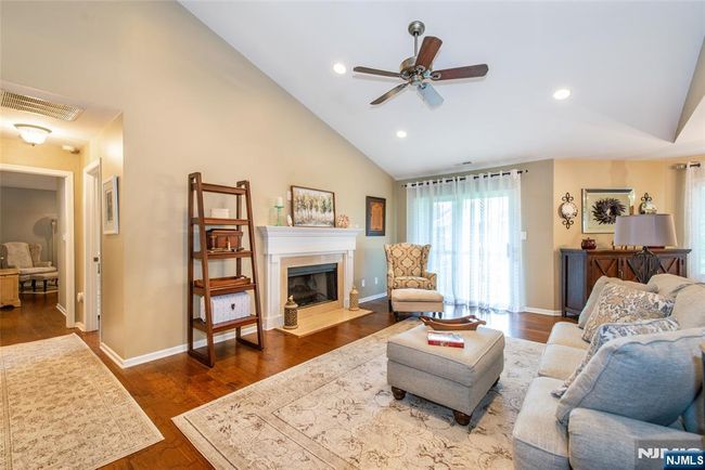 1 Tulip Cres, Condo with 2 bedrooms, 2 bathrooms and null parking in Little Falls NJ | Image 4