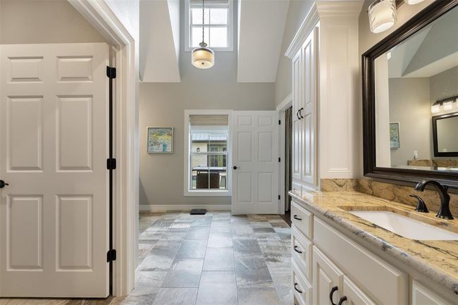 17042 State Highway 21 E, Home with 7 bedrooms, 9 bathrooms and 3 parking in Grapeland TX | Image 22