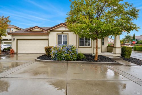 864 Embassy Circle, Vacaville, CA, 95688 | Card Image