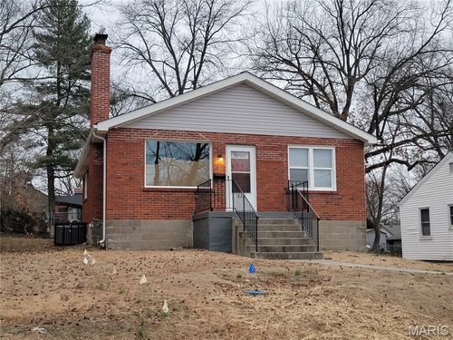 222 S Barat Ave, Ferguson, MO, 63135-2122 | Card Image