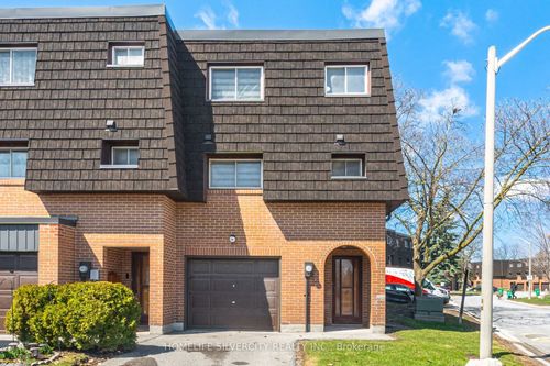 79 Darras Crt, Brampton, ON, L6T1W7 | Card Image