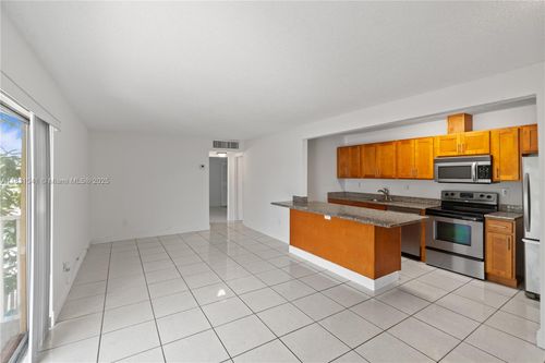 apt-2b-4610 Nw 79th Ave, Doral, FL, 33166-5428 | Card Image