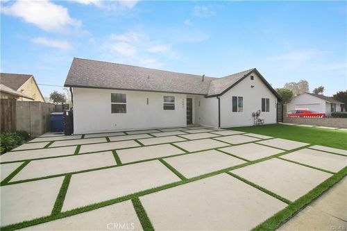 7842 Lasaine Ave, Northridge, CA, 91325-4435 | Card Image