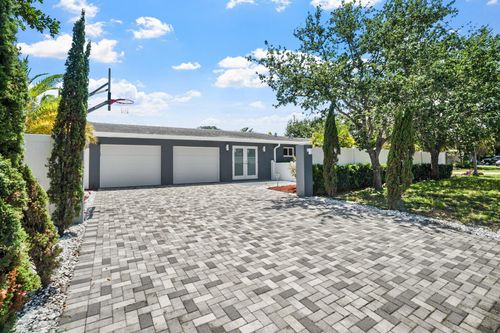 5496 Ne 22nd Ave, Fort Lauderdale, FL, 33308-3225 | Card Image