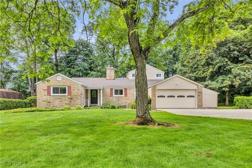 8918 Bramley Dr, Independence, OH, 44131-6411 | Card Image