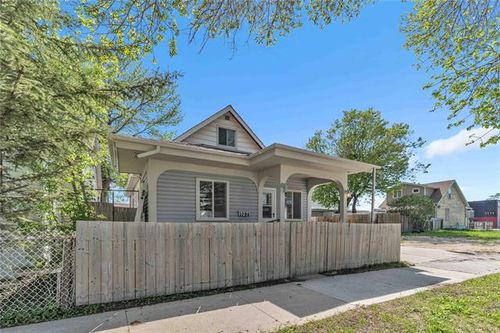 1084 Manitoba Ave, Winnipeg, MB, R2X0K4 | Card Image