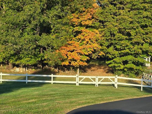 1 Dorchester Dr, Yorktown Heights, NY, 10598 | Card Image