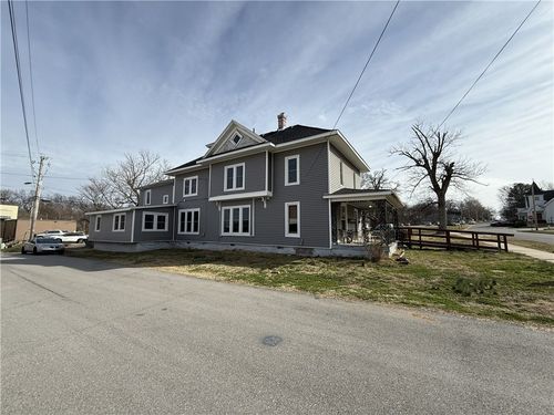 401 E Twin Springs St, Siloam Springs, AR, 72761-3243 | Card Image