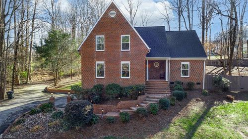7449 Old Farm Rd, Thomasville, NC, 27360-9301 | Card Image