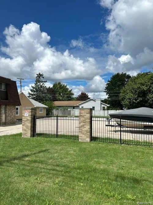 1724 Custer Rd, Monroe, MI, 48161-3501 | Card Image