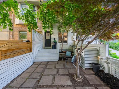 77 Walnut Ave, Toronto, ON, M5V2S1 | Card Image