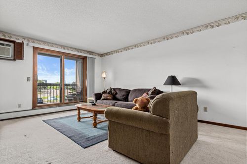 120ne-999 41st Ave Ne, Columbia Heights, MN, 55421-3104 | Card Image
