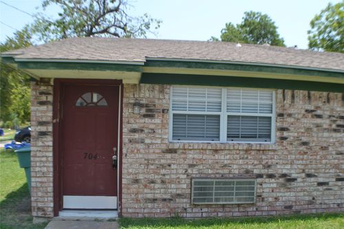 704 N Frisco Rd, Sherman, TX, 75090-2639 | Card Image