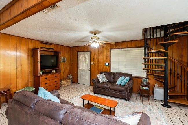 2610 Isbell Ln, House other with 4 bedrooms, 2 bathrooms and null parking in Silsbee TX | Image 6