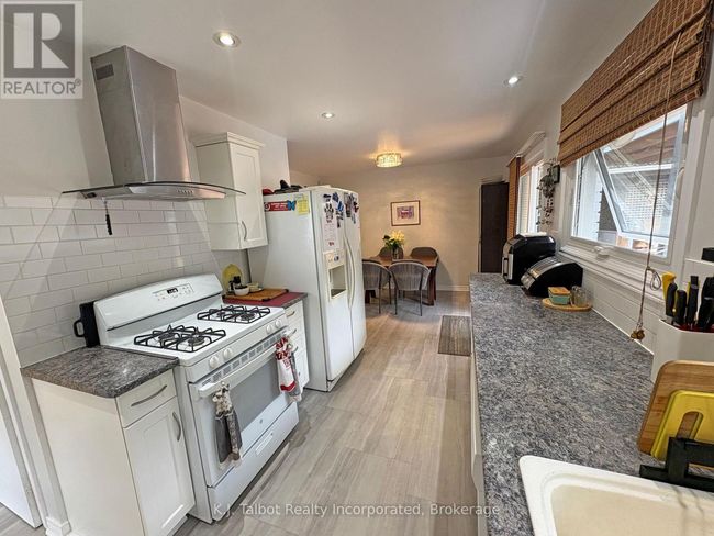 202 Bennett St W, House other with 3 bedrooms, 3 bathrooms and 4 parking in Goderich ON | Image 4